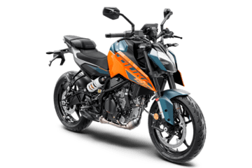 PHO_BIKE_PERS_REVO_MY24-KTM-125-DUKE-ORANGE-FRONT-RIGHT_#SALL_#AEPI_#V1