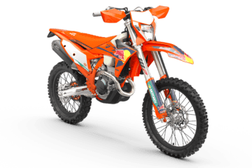 PHO_BIKE_90_REVO_MY25-KTM-350-EXC-F-CHAMPION-EDITION-front-right_#SALL_#AEPI_#V1